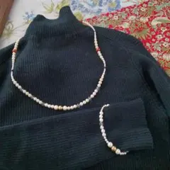 パールとビーズのネックレスとブレスレット2点セット