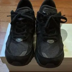 New Balance 990V6 トリプルブラック ２６cmのサムネイル