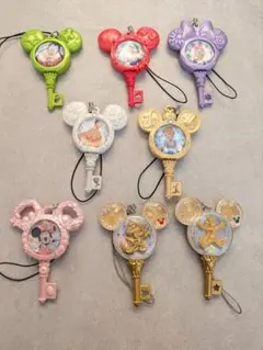 ディズニー マジックキャッスル キーチェーン　カード まとめ売り ディズニー マジックキャッスル キーチェーン カード まとめ売り