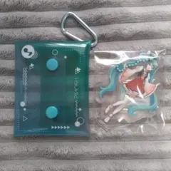 プロジェクトセカイ　スシロー　コラボ　アクリルチャーム付きマルチポーチ　初音ミク