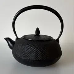 南部岩鋳造　アラレ　南部鉄瓶　南部鉄器のサムネイル