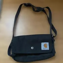 Carhartt ブラック サコッシュ