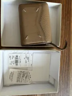 マルジェラ　shinzone購入　ベージュ レザー 三つ折り財布 箱付きのサムネイル