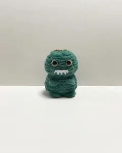ぽっちゃりな恐竜さんの編みぐるみキーホルダー