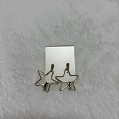 星型猫付きピアス