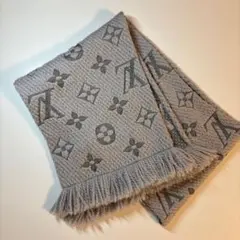 LOUIS VUITTON グレーマフラー　モノグラム
