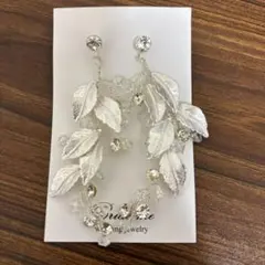 シルバー 葉モチーフ ブライダルアクセサリー