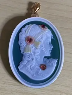 K18金天然石グリーン瑪瑙カメオペンダント ガーネット付き　セール中❣️