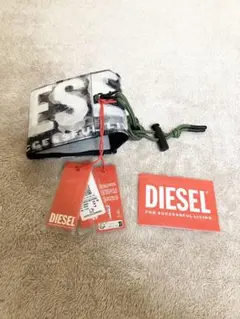 ディーゼル　ストラップ付き折り財布