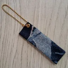 Item thumbnail for item 81cf859d-fa1d-4f83-908f-e3d3cd98605f