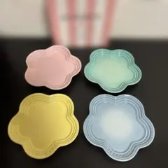 新品 ルクルーゼ フラワープレート 14cm シェルピンク メレンゲ 小皿