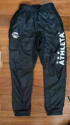 専用　最終値下げキッズ訳あり　ATHLETA ブラック ピステパンツ 140.