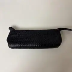 黒い皮革のペンケース