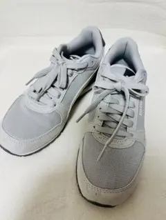 PUMA スニーカー グレー 人気カラー