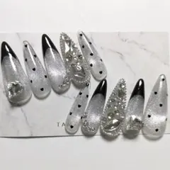 ブラックフレンチ×シルバーマグ×ビジュ盛りネイル 韓国系 量産型 地雷
