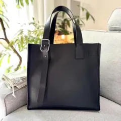 2026年最新】loewe バックルトートの人気アイテム - メルカリ