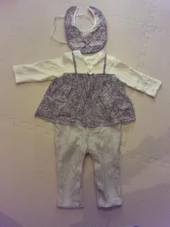 【新品未使用】花柄ロンパース・ビブ付き
