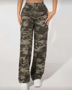 SHEIN 迷彩柄ジーンズ