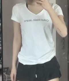 Calvin Klein Jeans VネックTシャツ ホワイト