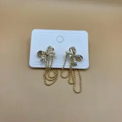 エレガントなゴールド＆ダイヤモンドのリボンジュエリーセット