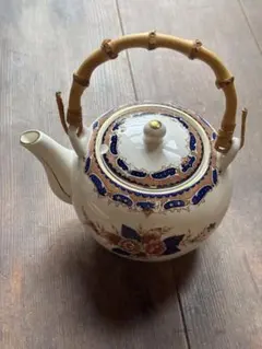 古い陶器製の土鍋 釉薬 木蓋 ひび割れ 欠けあり金継ぎ 園芸 ビンテージ 古い陶器製の土鍋 釉薬 木蓋 ひび割れ 欠けあり金継ぎ 園芸 ビンテージ