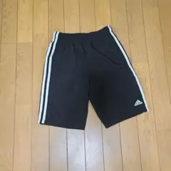 adidas 3本ライン 黒ハーフパンツ
