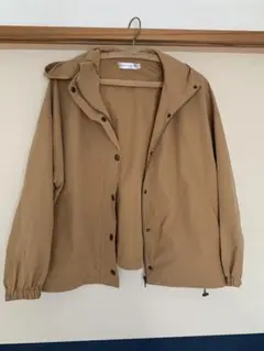 ベージュ フード付き ジャケット