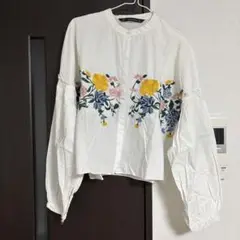 ブラウス　刺繍