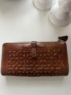 最終お値下げ！ゲンテン　長財布 カットワーク　オシャレ