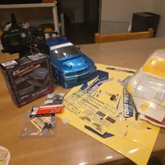 電動ラジコンカー ！　おまけボディ付き！のサムネイル