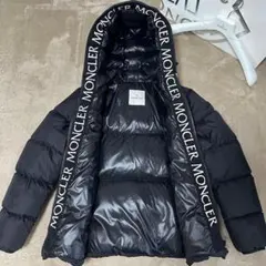 MONCLER ロゴ入りブラックダウンジャケット