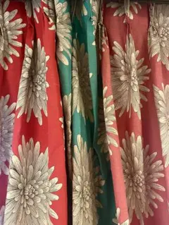 マナトレーディングMANAS 赤緑花柄 ドレープカーテン組100㎝130㎝✖️2