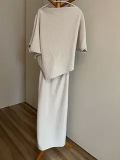 【美品】リブ編みオフショルダーセットアップ