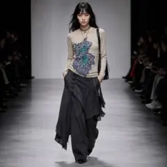 VIVIENNE TAM ヴィヴィアンタム　ベージュ　パワーネット　シアーロンTのサムネイル