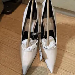 ZARA ホワイト ポインテッドトゥ パンプス
