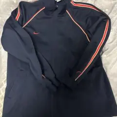 NIKE 赤黒の刺繍入りトラックジャケット