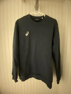 「期間限定値下げ」ASICS ネイビー ロゴ入りトレーナー