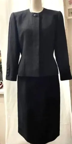 9号　ビルブラスフォーマル 卒業式　スーツ　タイト　黒　セレモニー ノーカラー