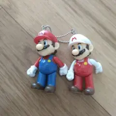 スーパーマリオ　スウィングキーホルダー　２個セット
