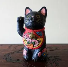 黒色の花柄の素敵な招き猫 置物 和風インテリア