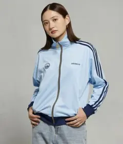 adidas ファイヤーバード バッジ トラックジャケット ブルー IX3542_db01_01_hover_standard.jpg