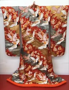 ⚫︎在庫入替の為、処分◉⚫︎中古 色打掛⚫︎素晴らしい古典柄⚫︎T