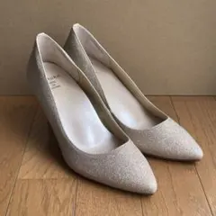 美品velikoko24.5cmヒール5〜7cmパンプス日本製 上品ラメゴールドのサムネイル
