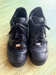 NIKE AIR FORCE 1 07 黒　27.5cm