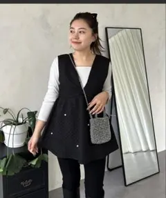 深Vネックパールペプラムベスト