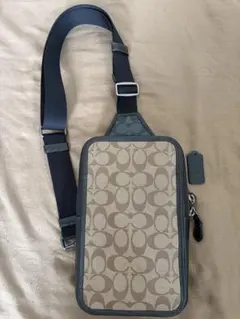 COACH ボディバッグ C9865 シグネチャー 美品のサムネイル
