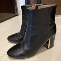 美品　トリーバーチ　黒色　ショートブーツ　ゴールド金具　ローヒール