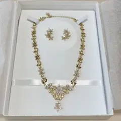 ラブティアラ　フラワーガーデンジルコニアネックレス＆イヤリング