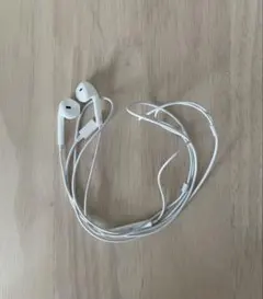 Apple純正 EarPods Lightningコネクタ有線イヤホン