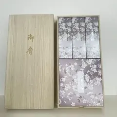 足立真瑚 画伯 桐箱 胡蝶蘭 鳩居堂 - メルカリ